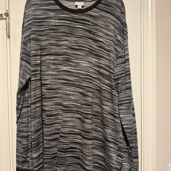 LuLaRoe Tops - Long Sleeve Striped Crewneck Shirt - Black & Gray